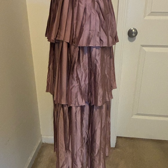 Strut & Bolt Mauve Pleated layered Dress size large - Picture 5 of 8
